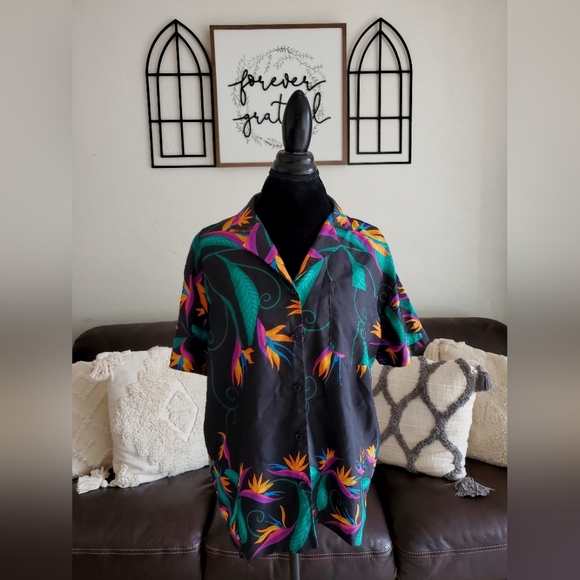 Hillo Hattie Hawaiian Black Floral Print Button Up Blouse Women's Size M Boho - Picture 1 of 7
